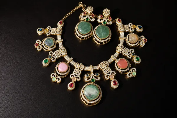 Rivsam_Noore_Multicolour_Stone_Statement_Jewellery_set