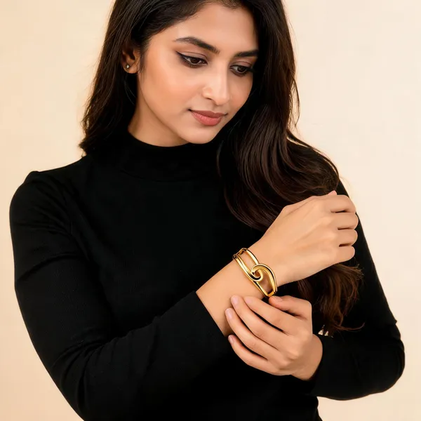 Rivsam_Golden_Sculpted_Elegance_Bangle