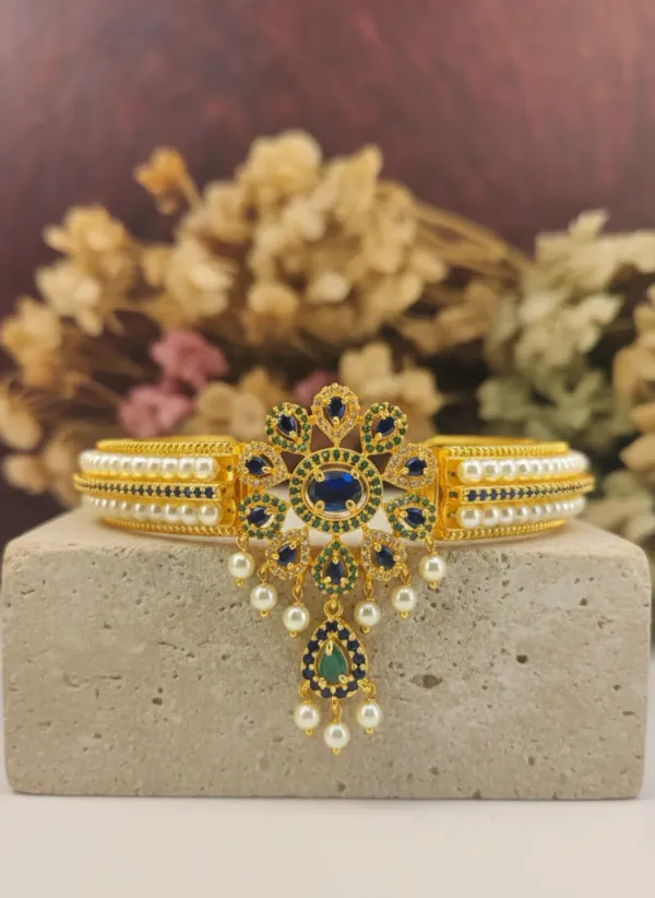 Copper_Base_With_Gold_Plated_Victorian_Vanki