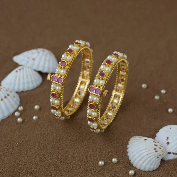 Copper_Base_With_Gold_Plated_Gulabi_Moti_Kada