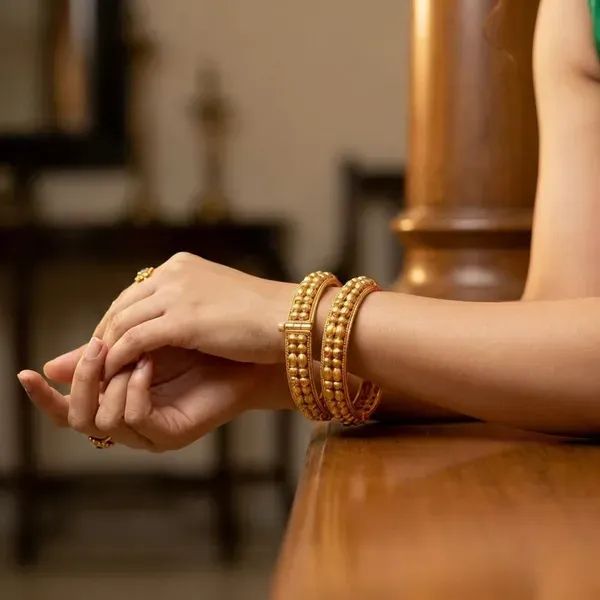 Copper_Base_With_Gold_Plated_Bormal_Devmohini_Bangles