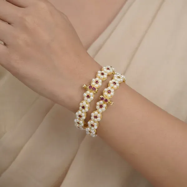 Copper_Base_With_Gold_Plated_Moti_Gulzar_Bangles