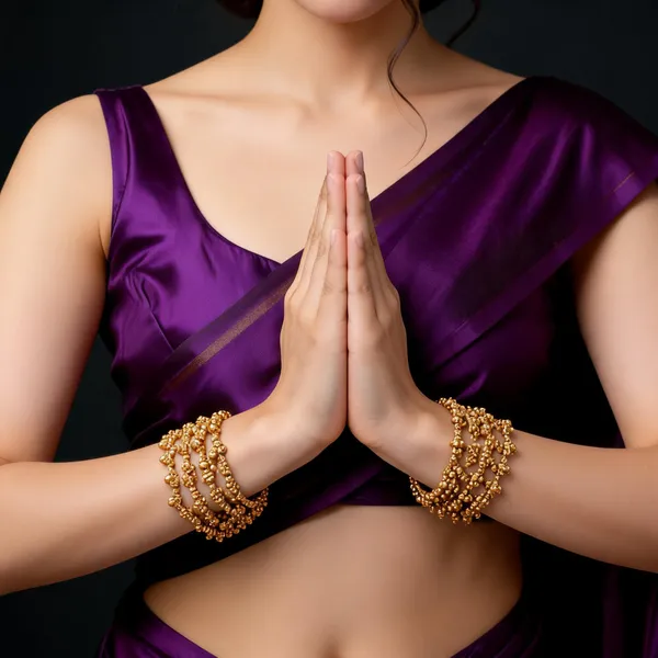 Copper_Base_With_Gold_Plated_Ghungaru_Nakshi_Fancy_Bangale