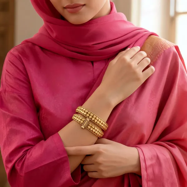 Copper_Base_With_Gold_Plated_Shrivillas_Ashtpailu_Bangles