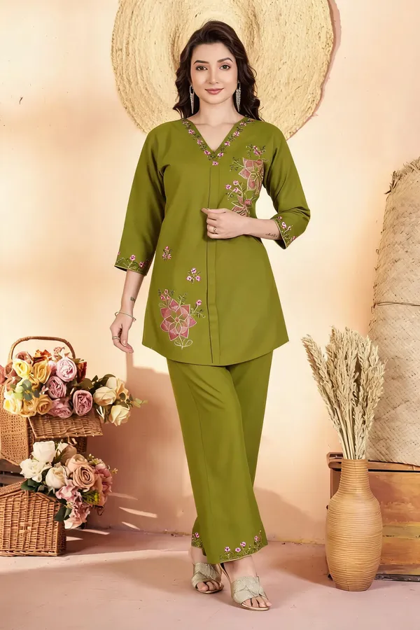 Mehendi_Heavy_Rayon_Embroidered_Kurti_With_Palazzo_For_Women