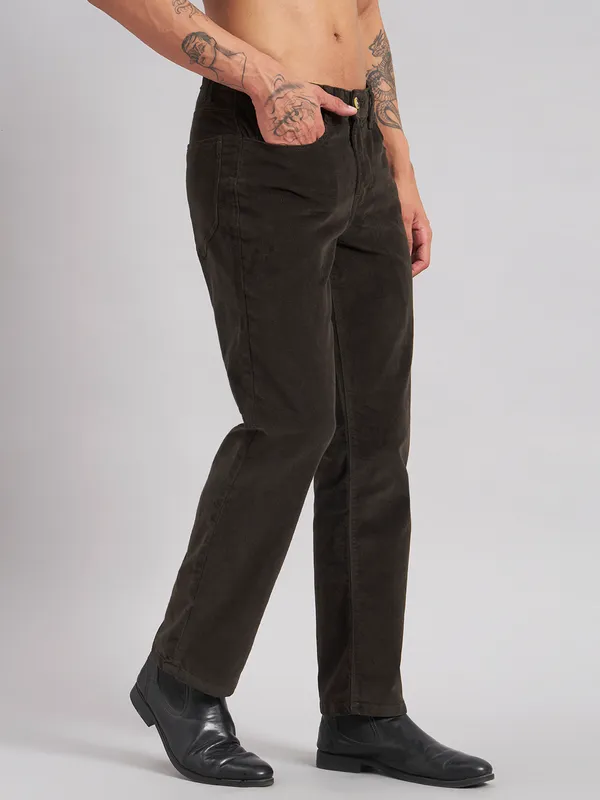 Sand_Dunes_Men_Solid_Olive_Straight_Fit_Corduroy_Trouser