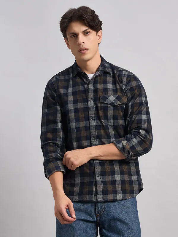 Men_Checked_Relaxed_Fit_Corduroy_Shirt