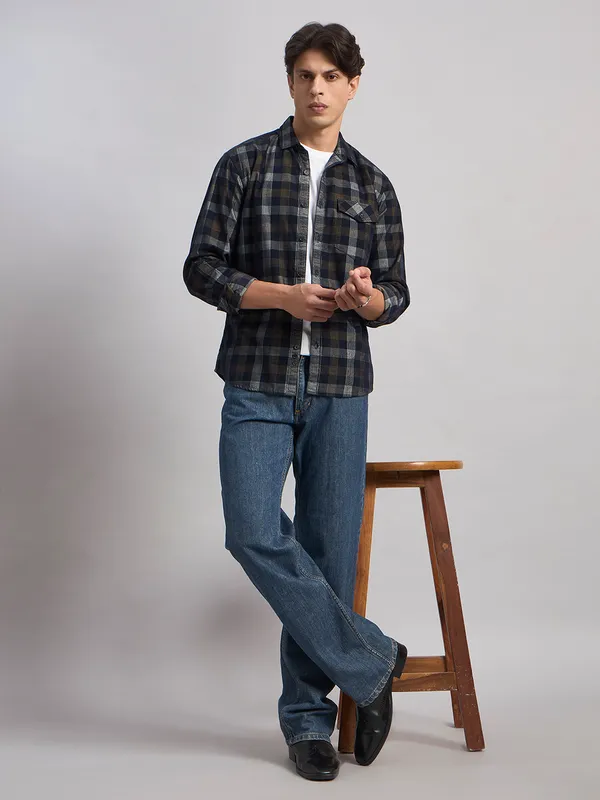 Men_Checked_Relaxed_Fit_Corduroy_Shirt