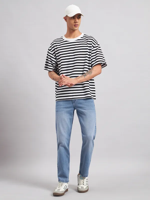 Sand_Dunes_Men_Light_Washed_Straight_Fit_Jeans
