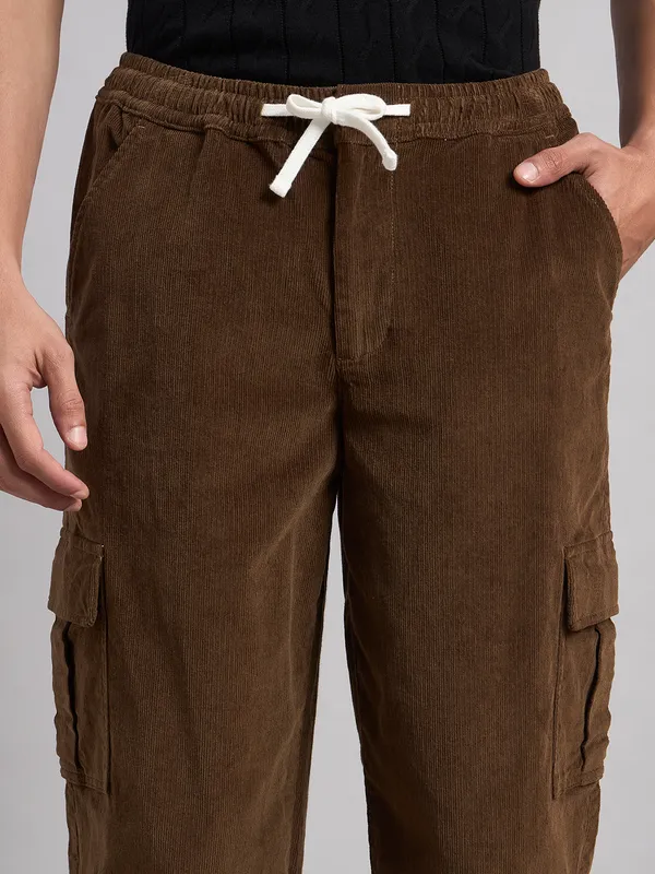 Sand_Dunes_Men_Brown_Corduroy_Relaxed_Fit_Cargo_Trousers