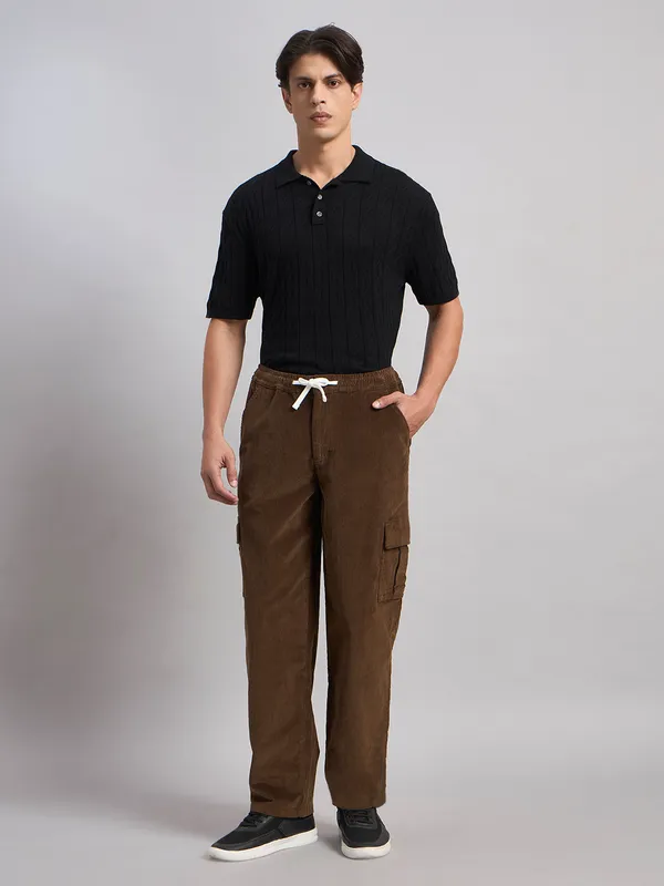 Sand_Dunes_Men_Brown_Corduroy_Relaxed_Fit_Cargo_Trousers