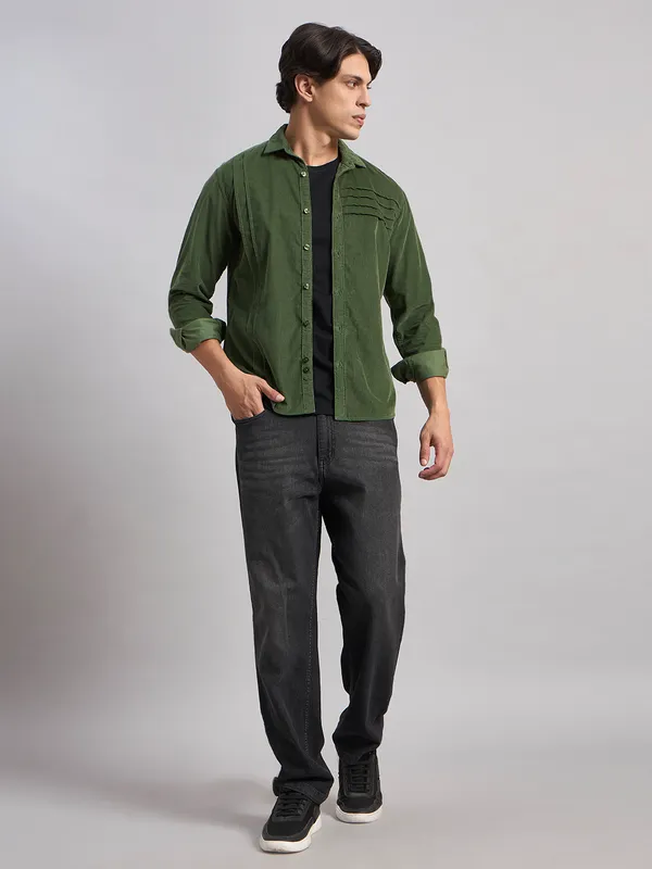 Sand_Dunes_Men_Green_Corduroy_Relaxed_Fit_Casual_Shirt