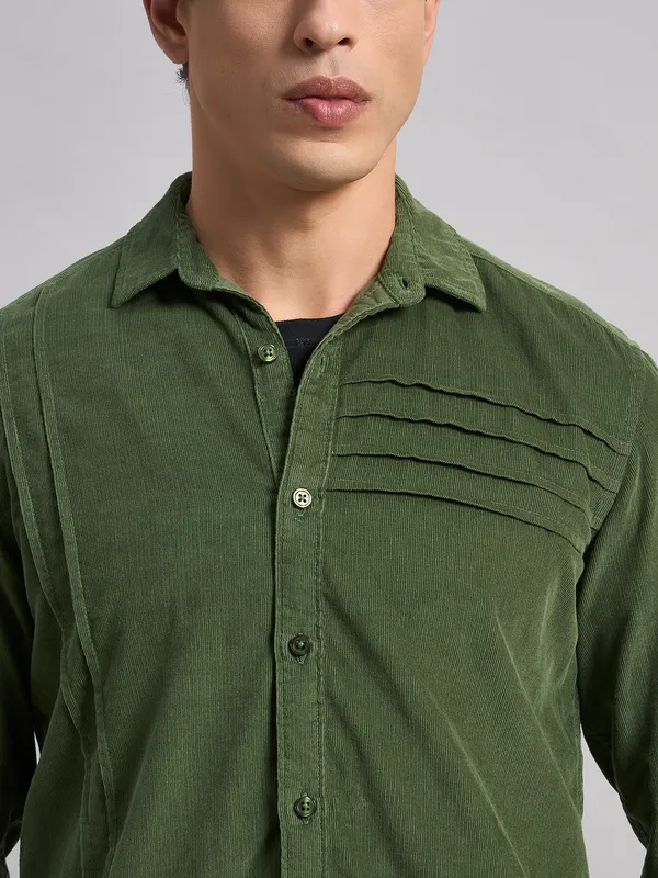 Sand_Dunes_Men_Green_Corduroy_Relaxed_Fit_Casual_Shirt