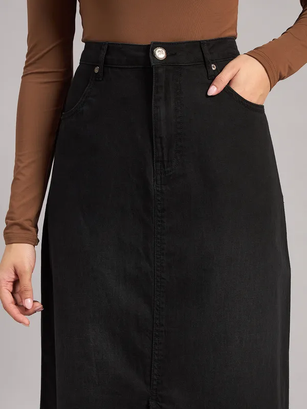 Sand_Dunes_Women_Black_High-Rise_Denim_Maxi_Skirt_With_Front_Slit