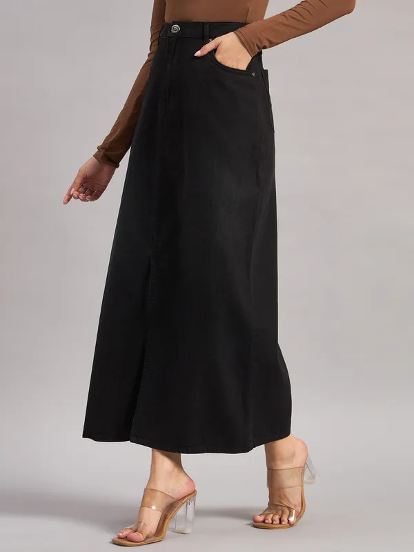 Sand_Dunes_Women_Black_High-Rise_Denim_Maxi_Skirt_With_Front_Slit