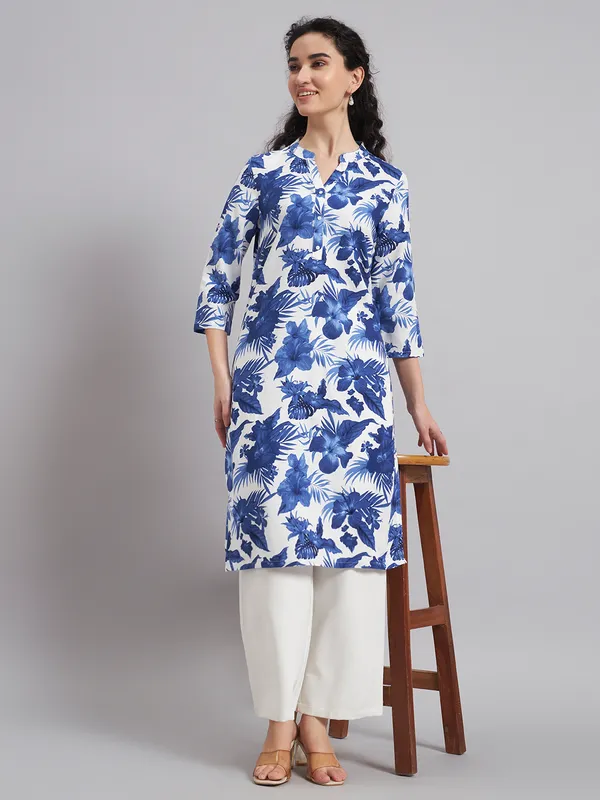 Sand_Dunes_Women_White_and_Blue_Floral_Printed_Kurti