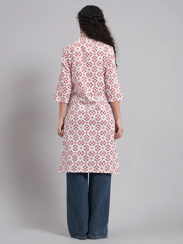 Sand_Dunes_Women_White_&_Red_Ethnic_Motif_Printed_Straight_Kurti