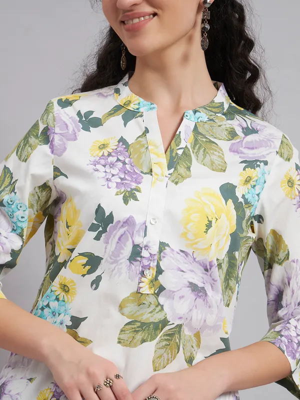Sand_Dunes_Women_Floral_Printed_Straight_Kurti