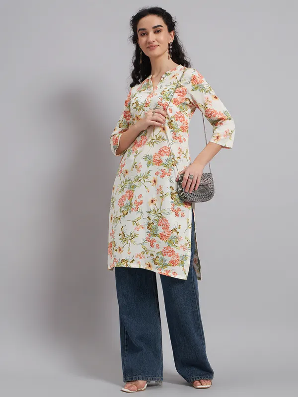 Sand_Dunes_Women_White_Floral_Printed_Straight_Rayon_Kurti
