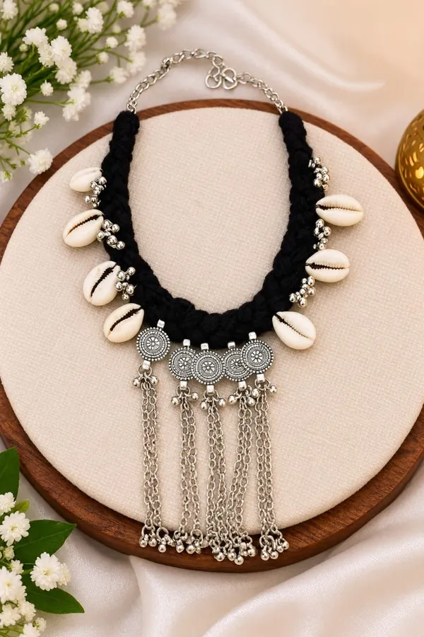Black_Braided_Shell_Statement_Necklace_for_Women