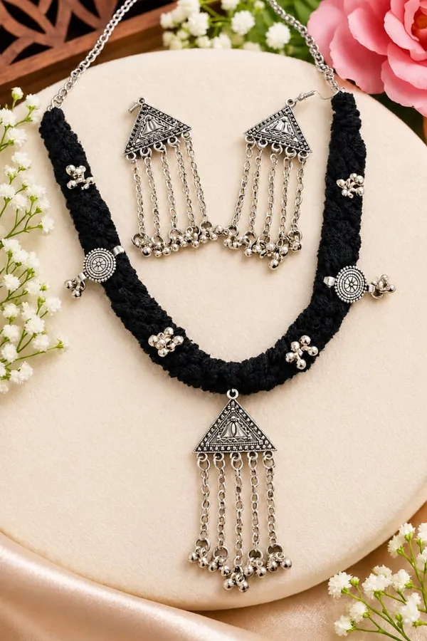 Black_Thread_Silver-Tone_Necklace_Set_for_Women