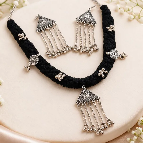 Black_Thread_Silver-Tone_Necklace_Set_for_Women
