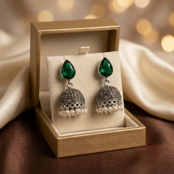 Silver_Oxidised_Jhumka_Earrings_Wuth_Green_Teardrops_Stone_Pearl_Drops