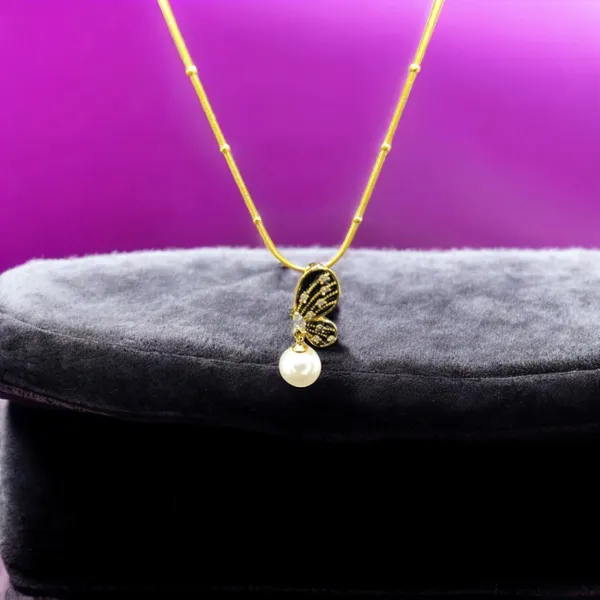 Pearl_Whimsy_Gold_Butterfly_Pendant_Necklace_With_Pearl_Drop_Default_Title