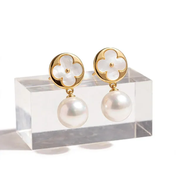 Lunar_Luck_White_Clover_Pearl_Drop_Earrings_Default_Title