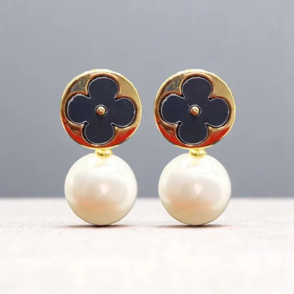 Luna_Bloom_Black_Clover_Pearl_Drop_Earrings_Default_Title