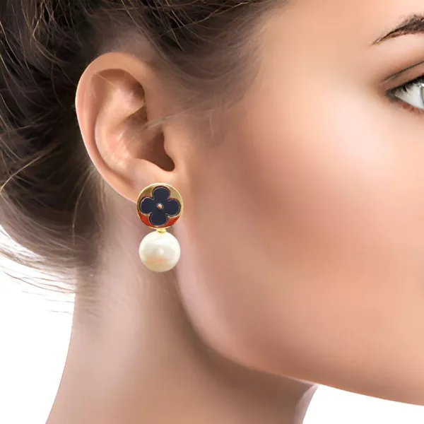 Luna_Bloom_Black_Clover_Pearl_Drop_Earrings_Default_Title
