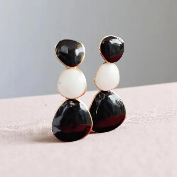 Monochrome_Muse_Black_White_Enamel_Dangle_Earrings_Default_Title