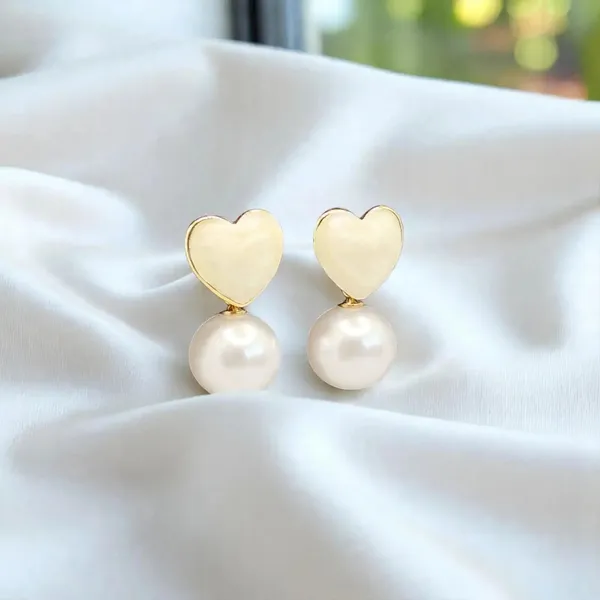 Blush_Radiance_White_Heart_Pearl_Drop_Earrings_Default_Title