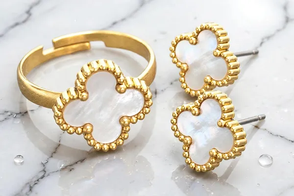 Serene_Elegance_White_Clover_Jewelry_Set_Default_Title