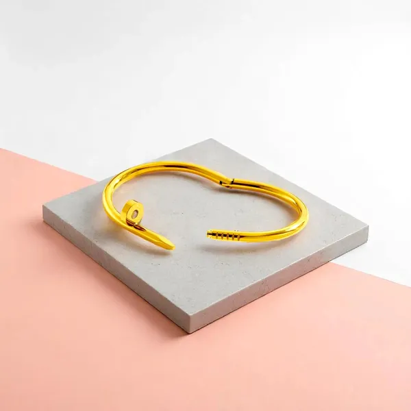 Gilded_Edge_Gold_Nail_Oval_Bracelet_Default_Title