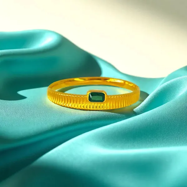 Emerald_Glint_Green_Gemstone_Gold_Bracelet_Default_Title