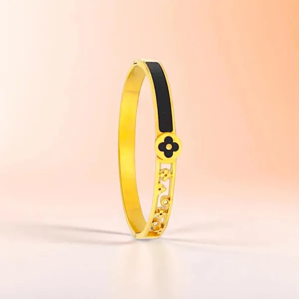 Midnight_Grace_Black_Enamel_Clover_Bracelet_Default_Title