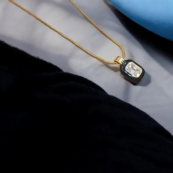 Noir_Halo_Black_O_Crystal_Necklace_Default_Title