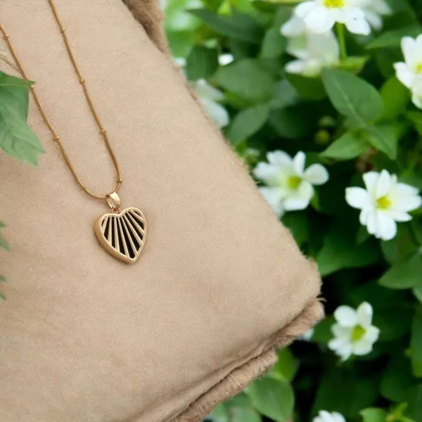 Golden_Lines_18k_Gold_Plated_Striped_Heart_Pendant_Necklace_Default_Title