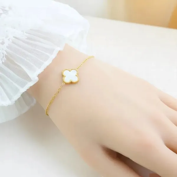 Ivory_Wish_White_Clover_Bracelet_Default_Title