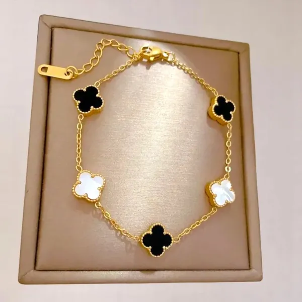 Luxe_Luck_Clover_Chain_Bracelet_Default_Title
