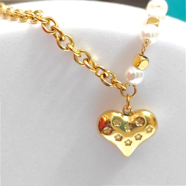 Lovers_Whisper_Gold_Heart_Pearl_Charm_Bracelet_Default_Title