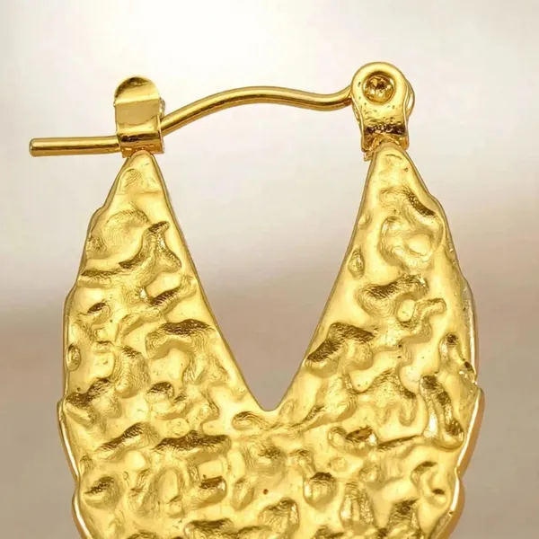 Frost_Flow_Wave_Patterned_Gold_Hoop_Earrings_Default_Title