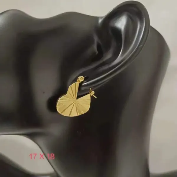 Golden_Bloom_Radiant_Heart_Hoop_Earrings_Default_Title
