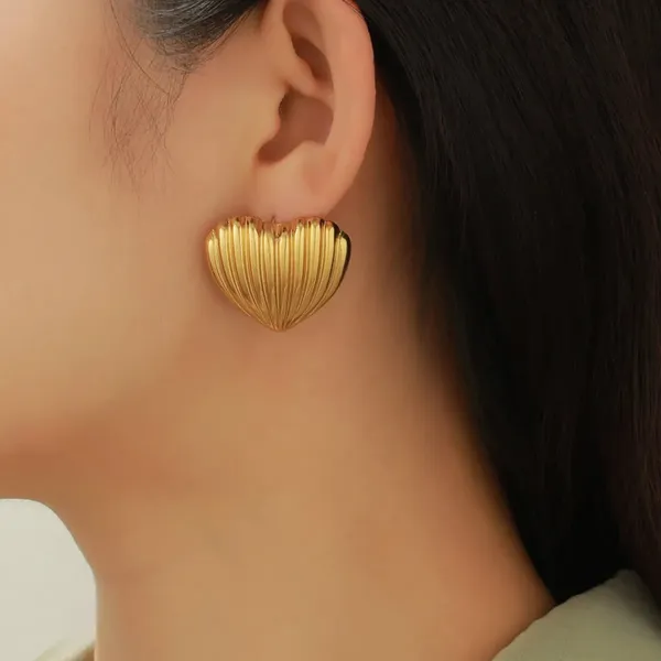 Golden_Pulse_Ridged_Heart_Stud_Earrings_Default_Title