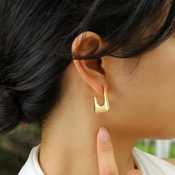 Modern_Edge_18k_Gold_Plated_Geometric_Stud_Earrings_Default_Title