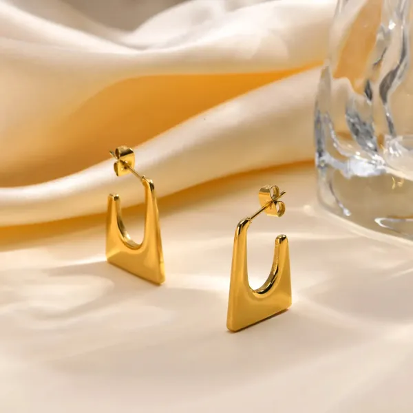 Modern_Edge_18k_Gold_Plated_Geometric_Stud_Earrings_Default_Title
