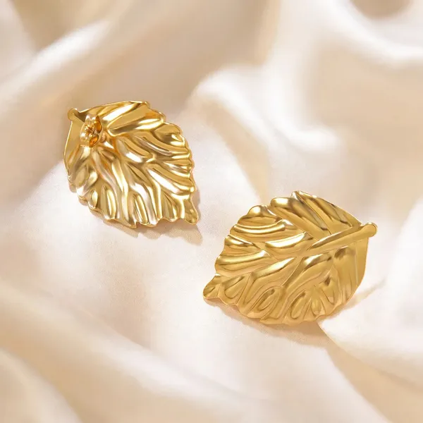 Golden_Poise_Leaf_Motif_Stud_Earrings_Default_Title