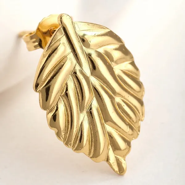 Golden_Poise_Leaf_Motif_Stud_Earrings_Default_Title