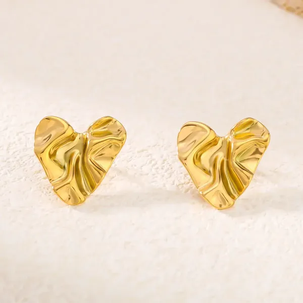 Lovers_Glow_18k_Gold_Plated_Heart_Stud_Earrings_Default_Title